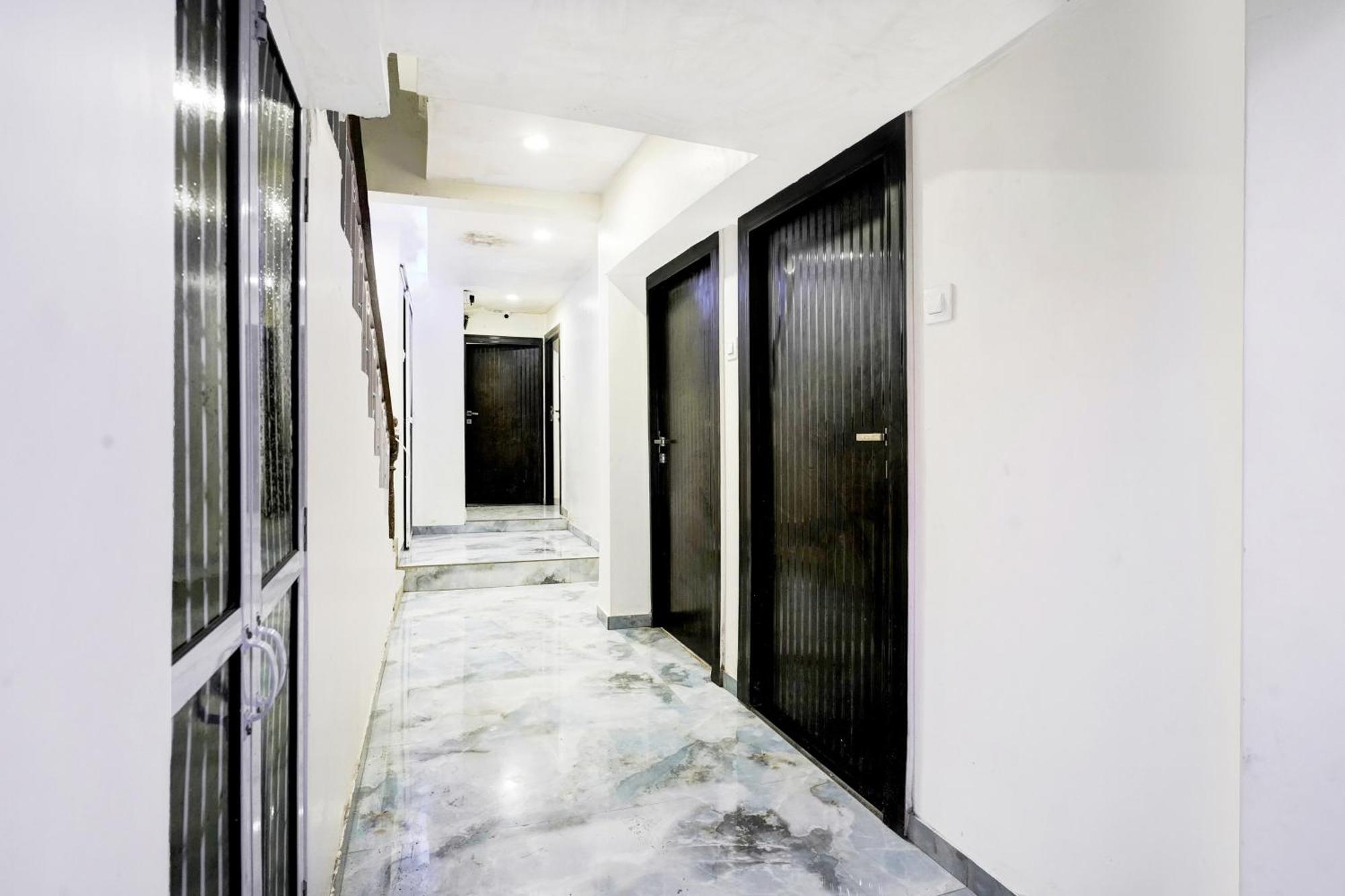 Super Collection O Goregaon Near Film Formerly Cupid 3*